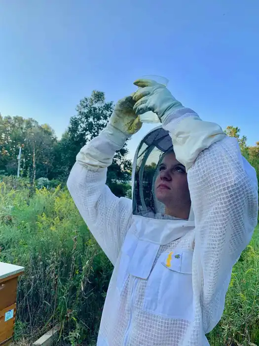 تشخیص میزان آلودگی کلنی به کنه واروآ با استفاده از الکل 12