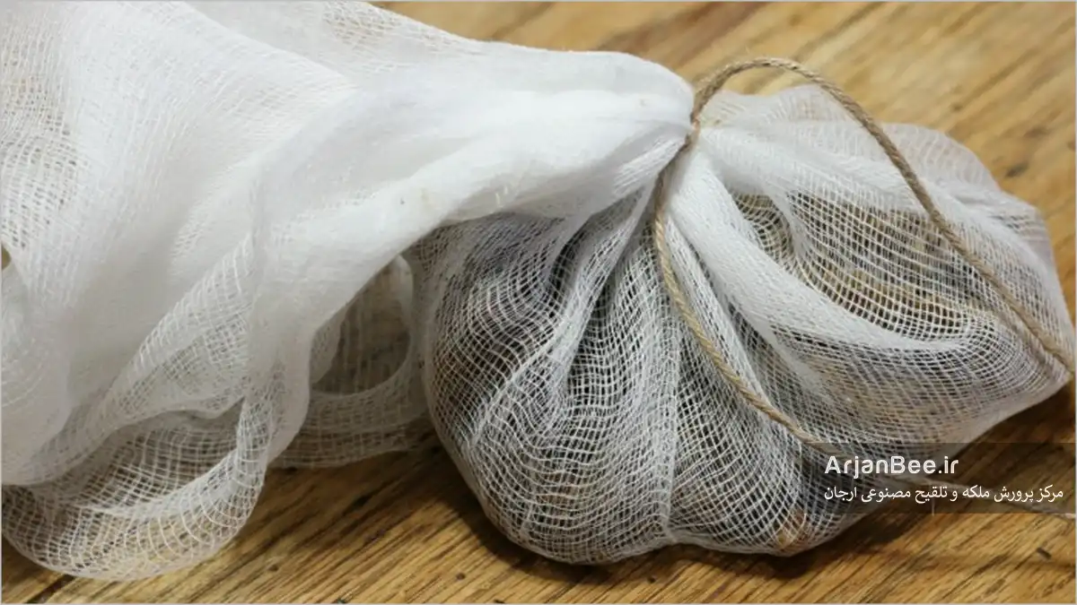 تصفیه کردن موم زنبور عسل