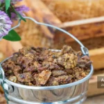 یک سطل پر از بره موم